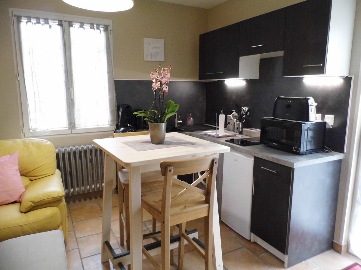 Appartements Dans Villa Privee Avec Piscine, Jardin, Parking Clos, Wifi, Climatisation เมย์เฮย ภายนอก รูปภาพ
